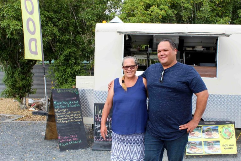 Read more about the article Celeb chef Simon Gault names Miranda food truck makers of ‘best blue cod’