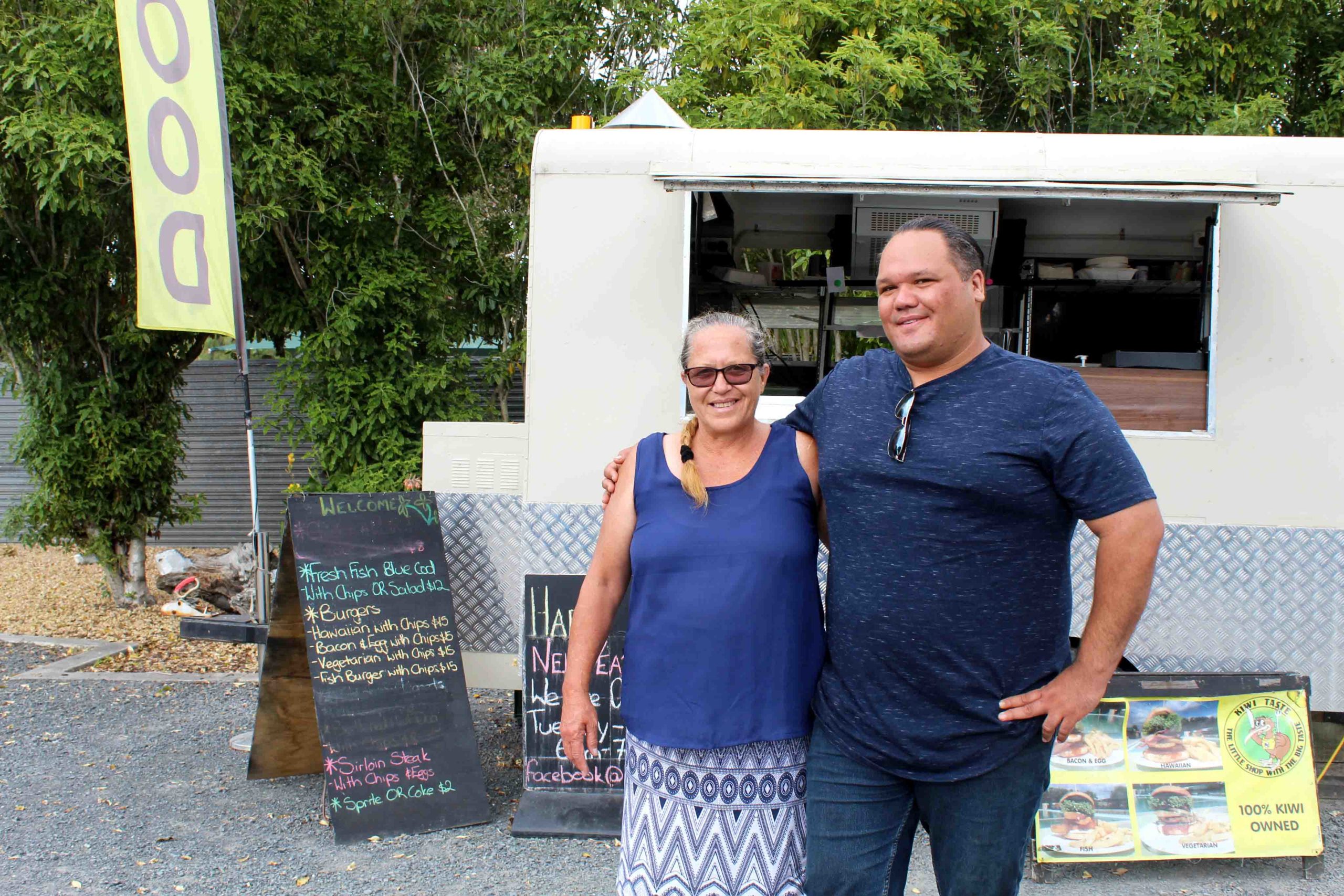 You are currently viewing Celeb chef Simon Gault names Miranda food truck makers of ‘best blue cod’