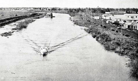 You are currently viewing Man falls overboard in Piako River