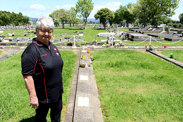 You are currently viewing Bronze plaques stolen from graves