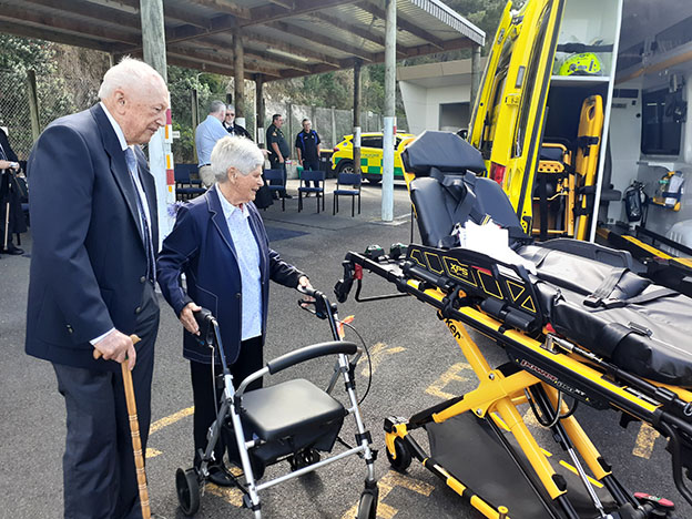 You are currently viewing Two ambulances gifted to Thames community