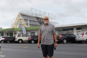 Read more about the article New roof goes up for Thames church