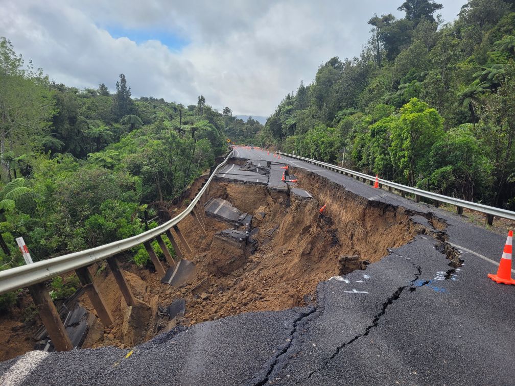 You are currently viewing Highway destroyed, Coromandel ‘may not cope’