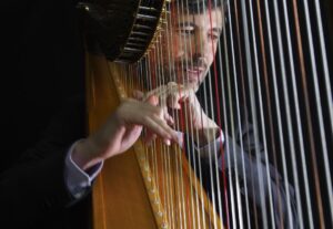Read more about the article Canadian harpist to perform
