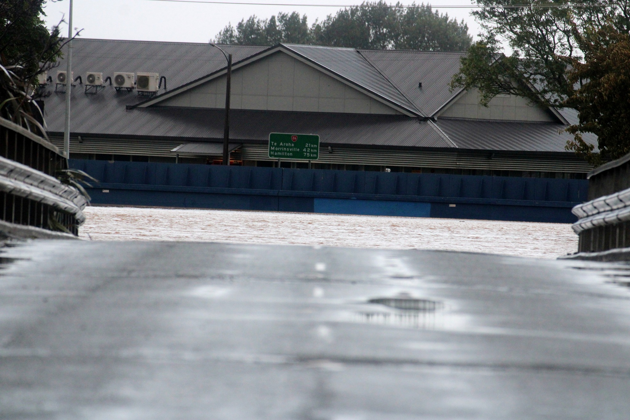 You are currently viewing Paeroa wakes to flooding