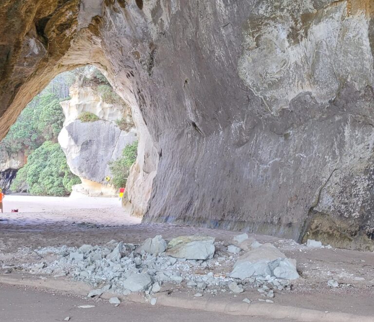 Read more about the article Rāhui lifted at Coromandel Peninsula’s Cathedral Cove, with caution and respect urged