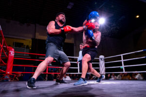 Read more about the article Capacity crowd for Thames-Coro fight night