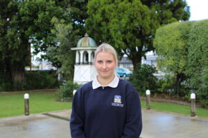Read more about the article Thames High volunteer leads by example
