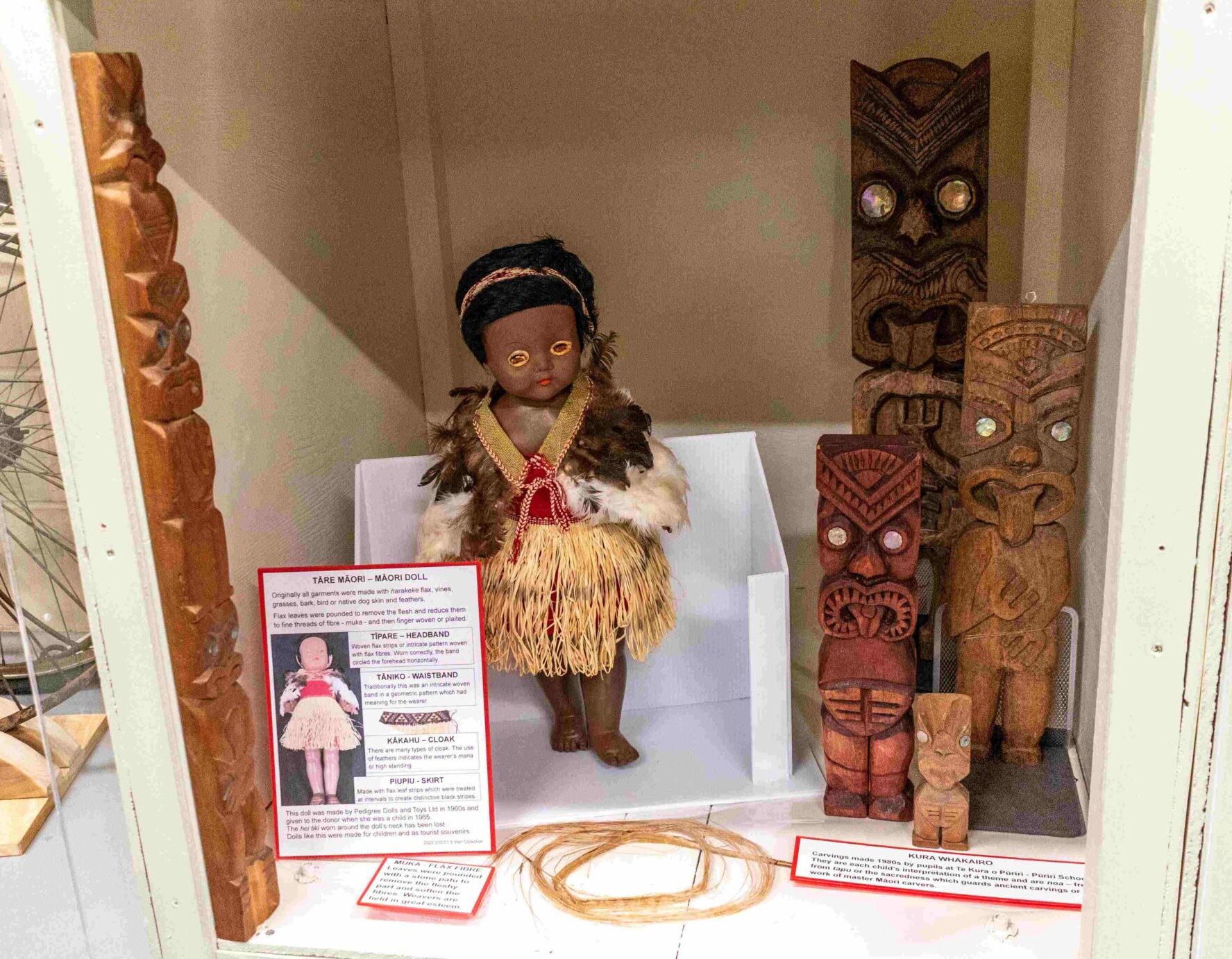 You are currently viewing Curators curious about carved curios