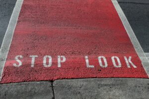 Read more about the article Red crossings present ‘unnecessary risk’