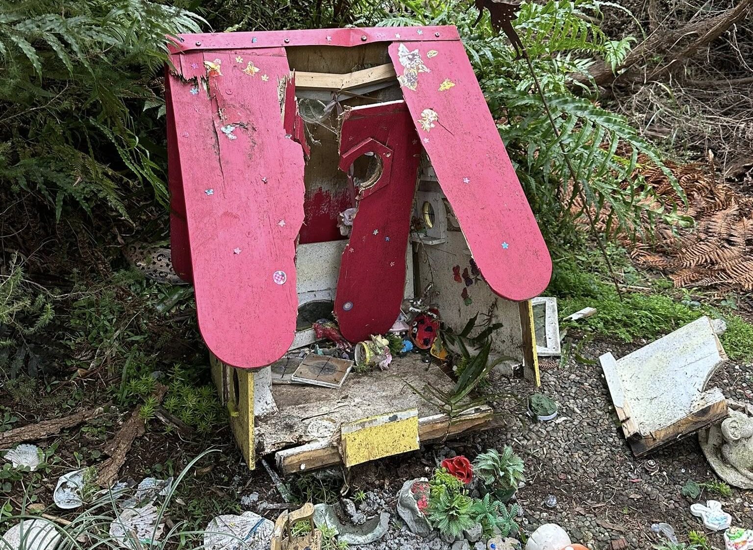 You are currently viewing Waihī rallies to repair vandalised Butterfly Garden