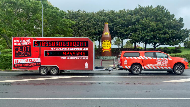 Read more about the article Giant clock displays NZ debt