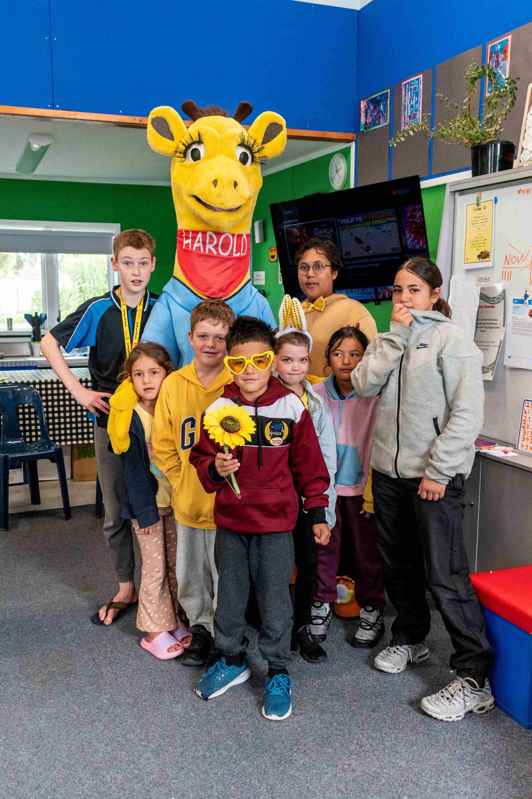You are currently viewing Students wear yellow for Harold
