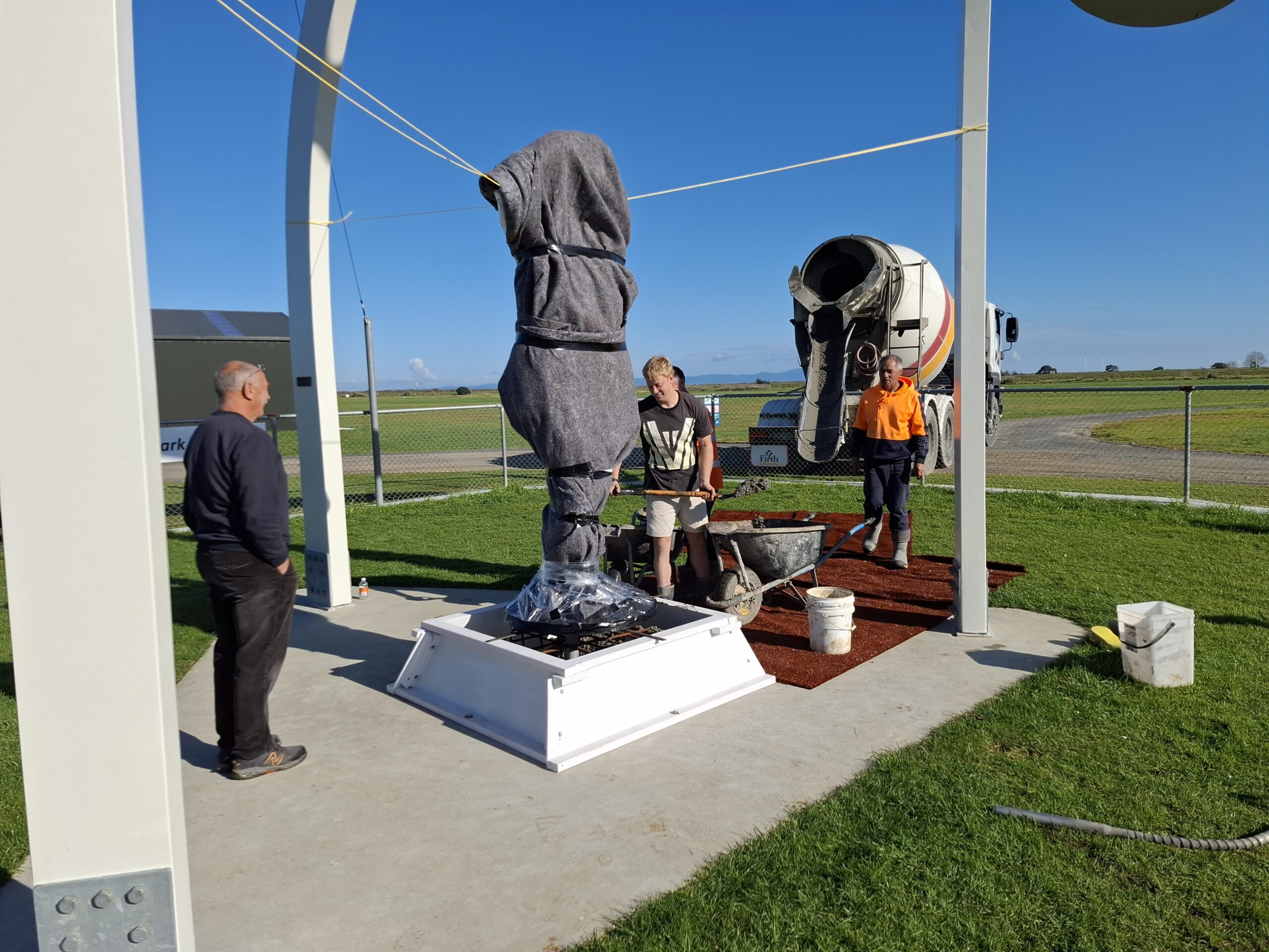 You are currently viewing Final piece of Sir Keith memorial installed