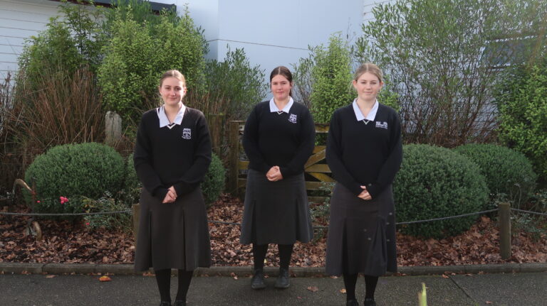 Read more about the article Farming trio shows ‘girls can do anything’