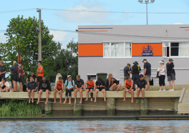 Read more about the article A call to raise moo-lah for Hauraki rowers