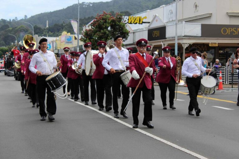 Read more about the article Boogie back in time at Karangahake dance