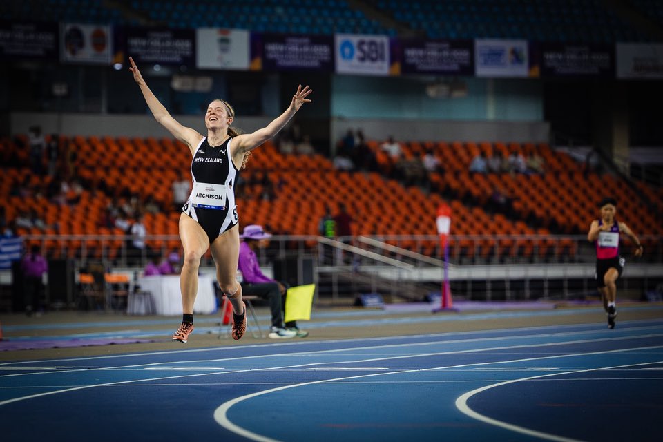 You are currently viewing Danielle finds joy on the track and the trail