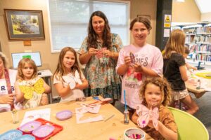 Read more about the article Crafty library fun