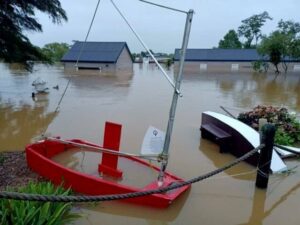 Read more about the article Community rallies around flood-damaged park