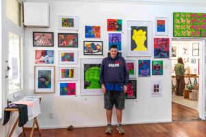 Read more about the article Colourful debut for Thames artist