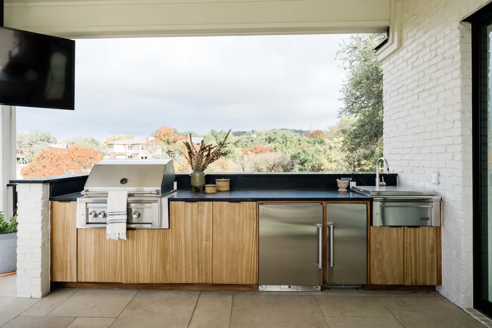 You are currently viewing Extend your living space with an outdoor kitchen by Baker Joinery